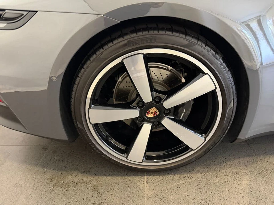 2025 Porsche 992 Carrera - Image 12 of 26
