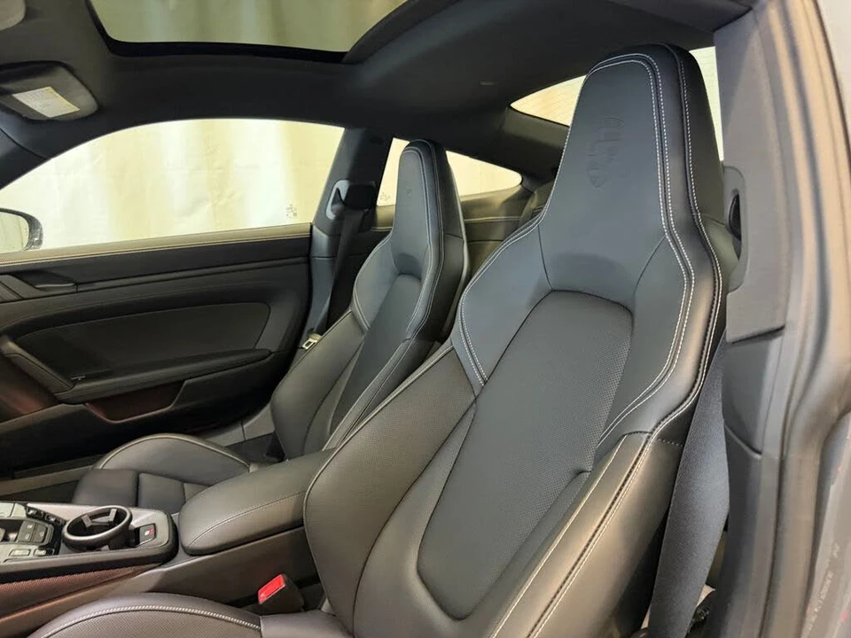 2025 Porsche 992 Carrera - Image 19 of 26