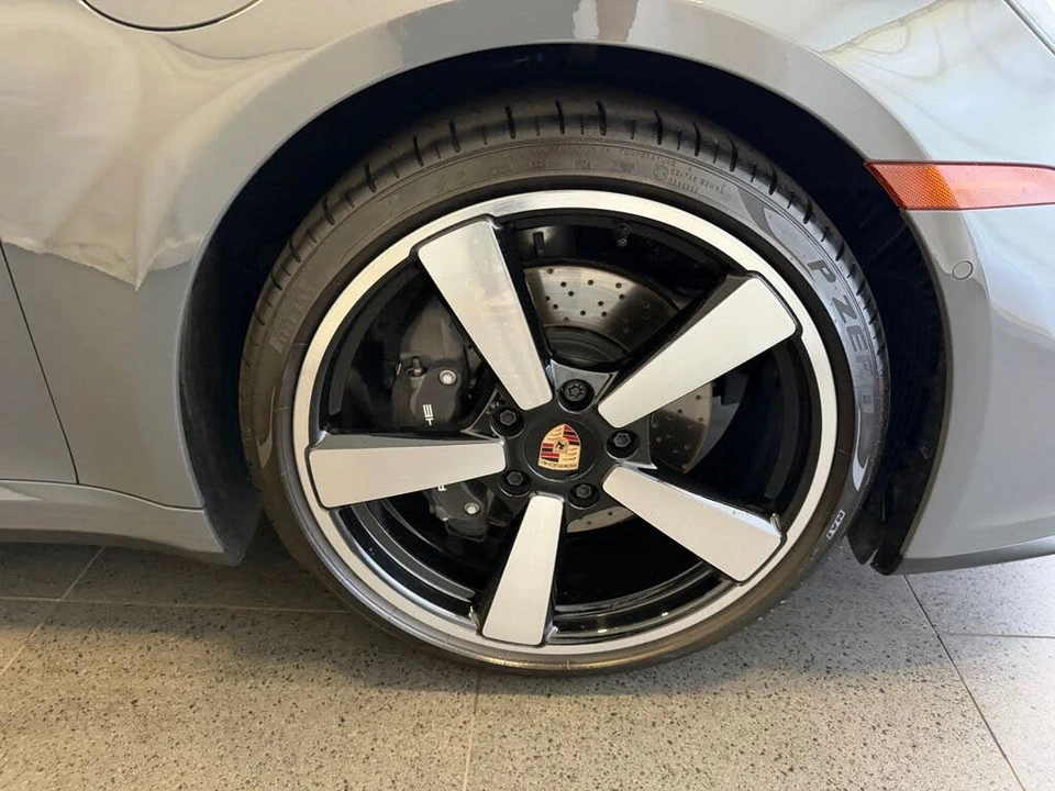 2025 Porsche 992 Carrera - Image 13 of 26