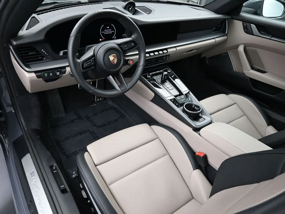 2025 Porsche 992 Carrera - Image 4 of 31