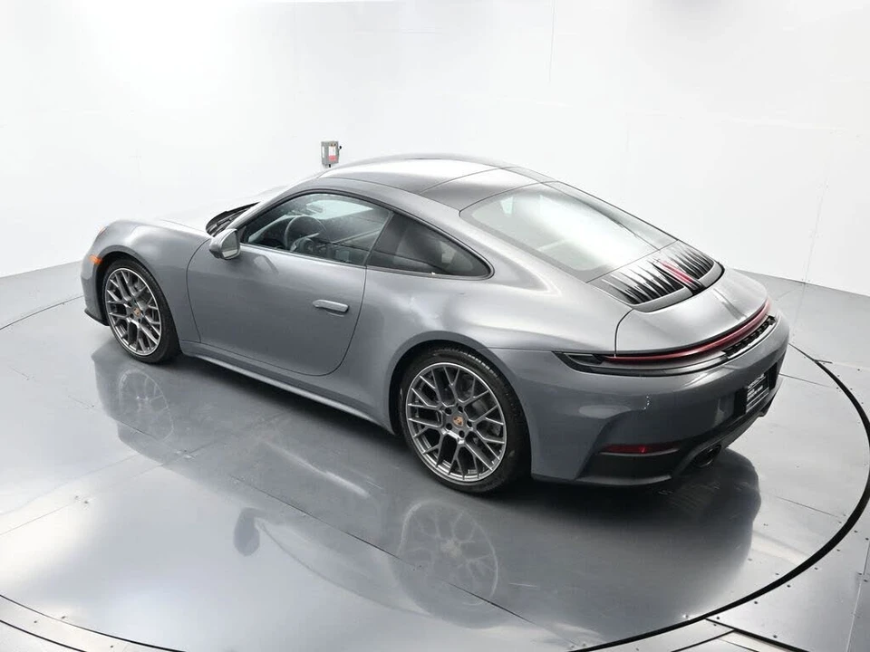2025 Porsche 992 Carrera - Image 29 of 31