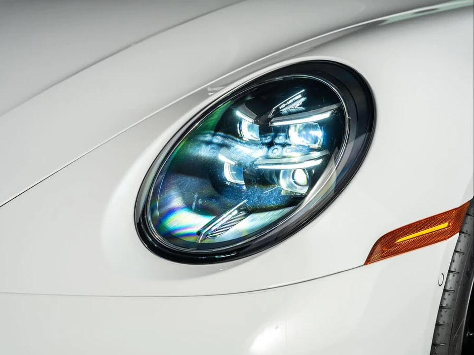 2025 Porsche 992 Carrera - Image 12 of 31
