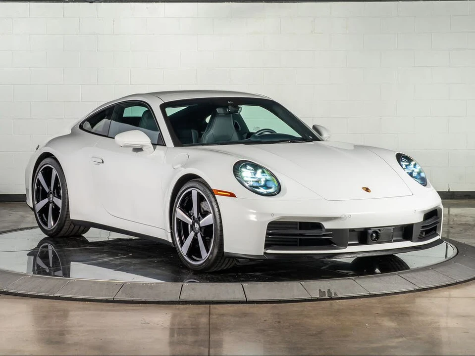 2025 Porsche 992 Carrera - Image 7 of 31
