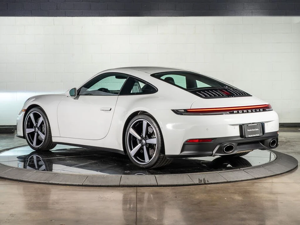 2025 Porsche 992 Carrera - Image 3 of 31