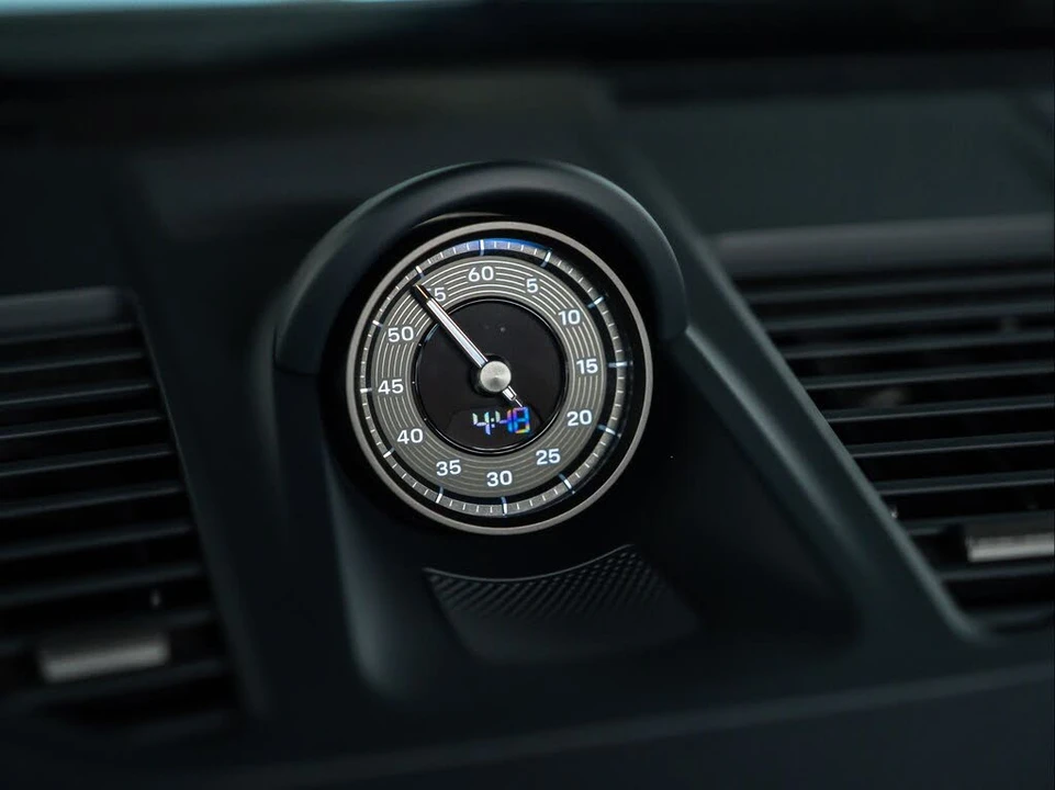 2025 Porsche 992 Carrera - Image 27 of 31
