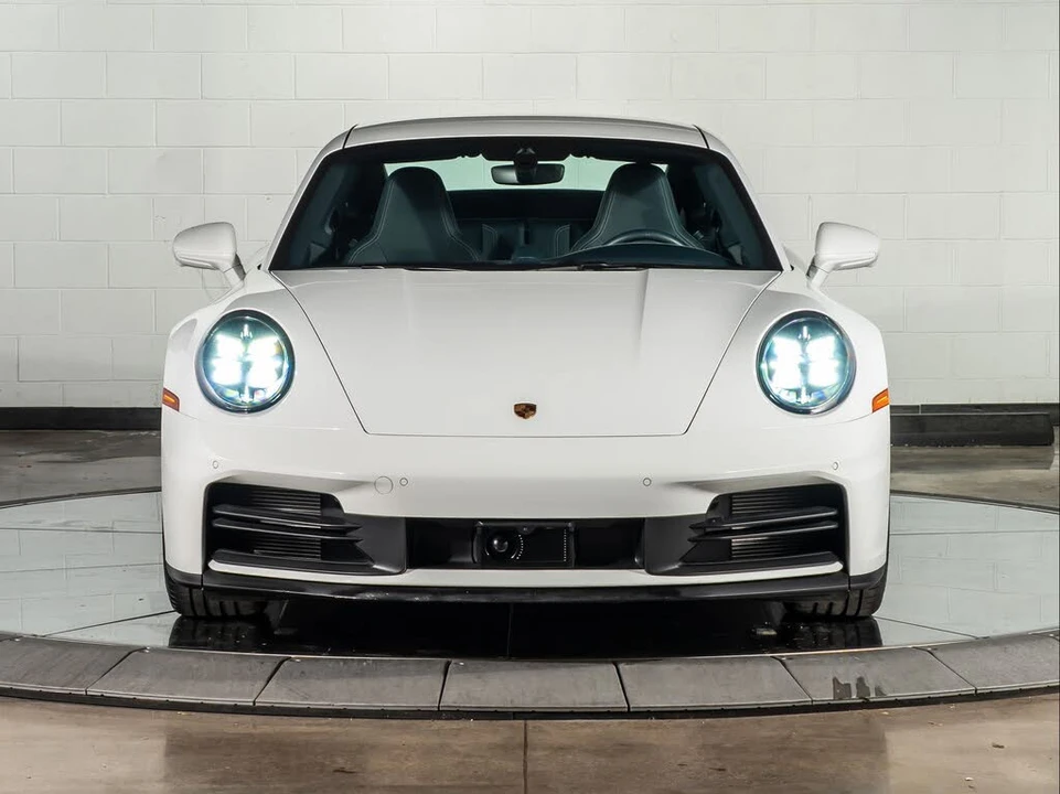 2025 Porsche 992 Carrera - Image 6 of 31