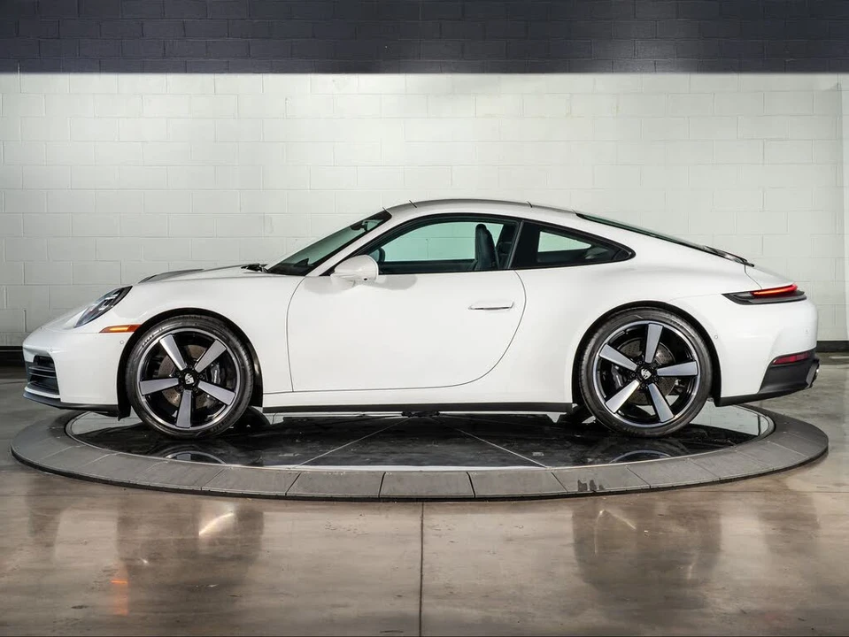 2025 Porsche 992 Carrera - Image 2 of 31