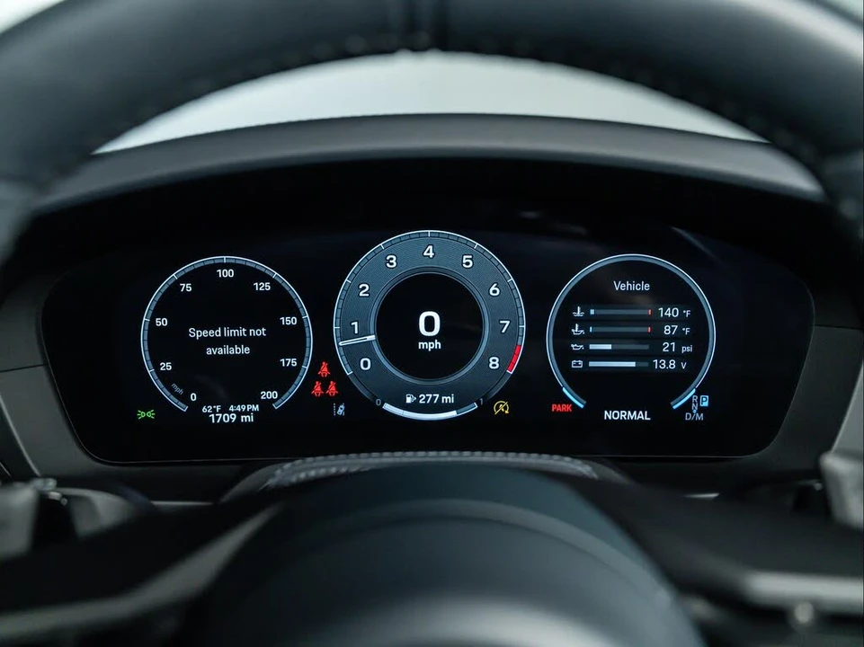 2025 Porsche 992 Carrera - Image 21 of 31