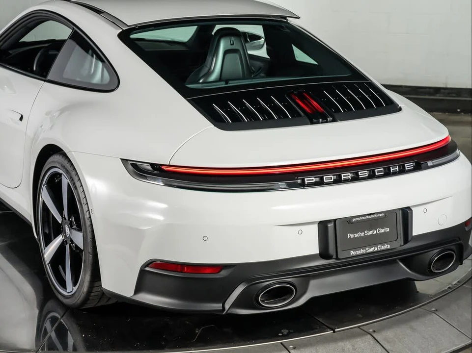 2025 Porsche 992 Carrera - Image 30 of 31