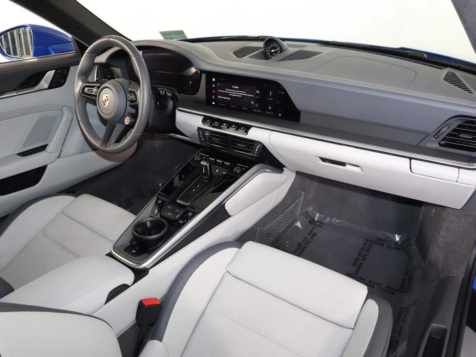 2025 Porsche 992 Carrera - Image 13 of 26