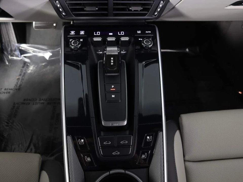 2025 Porsche 992 Carrera - Image 15 of 26