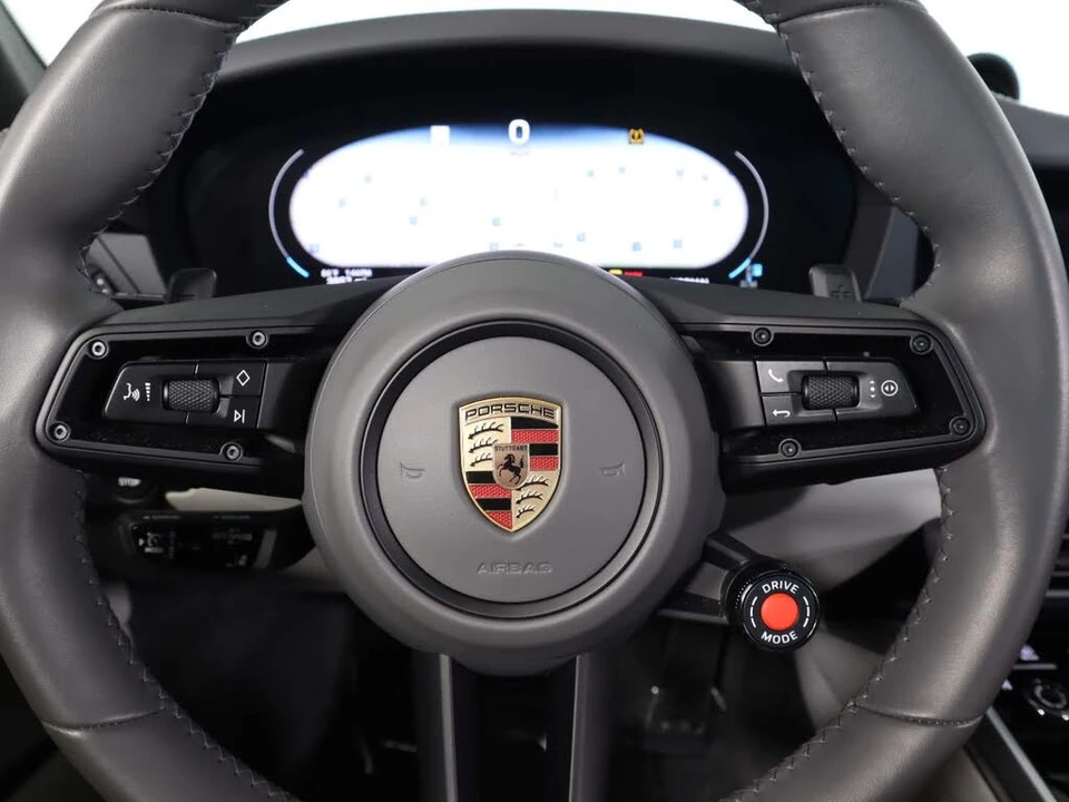 2025 Porsche 992 Carrera - Image 17 of 26
