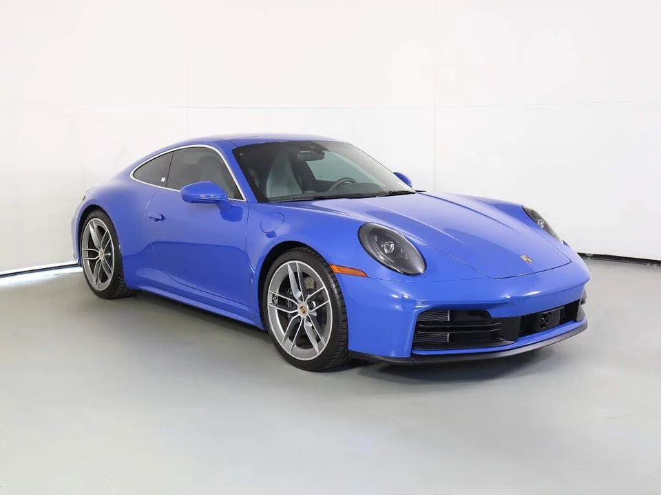 2025 Porsche 992 Carrera - Image 9 of 26