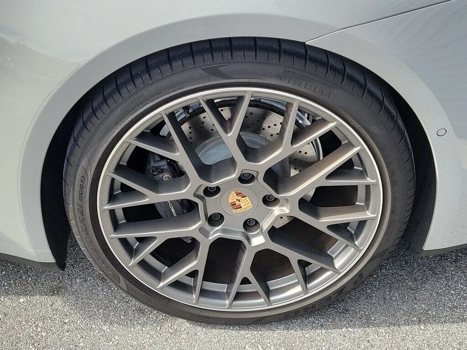 2025 Porsche 992 Carrera - Image 11 of 31