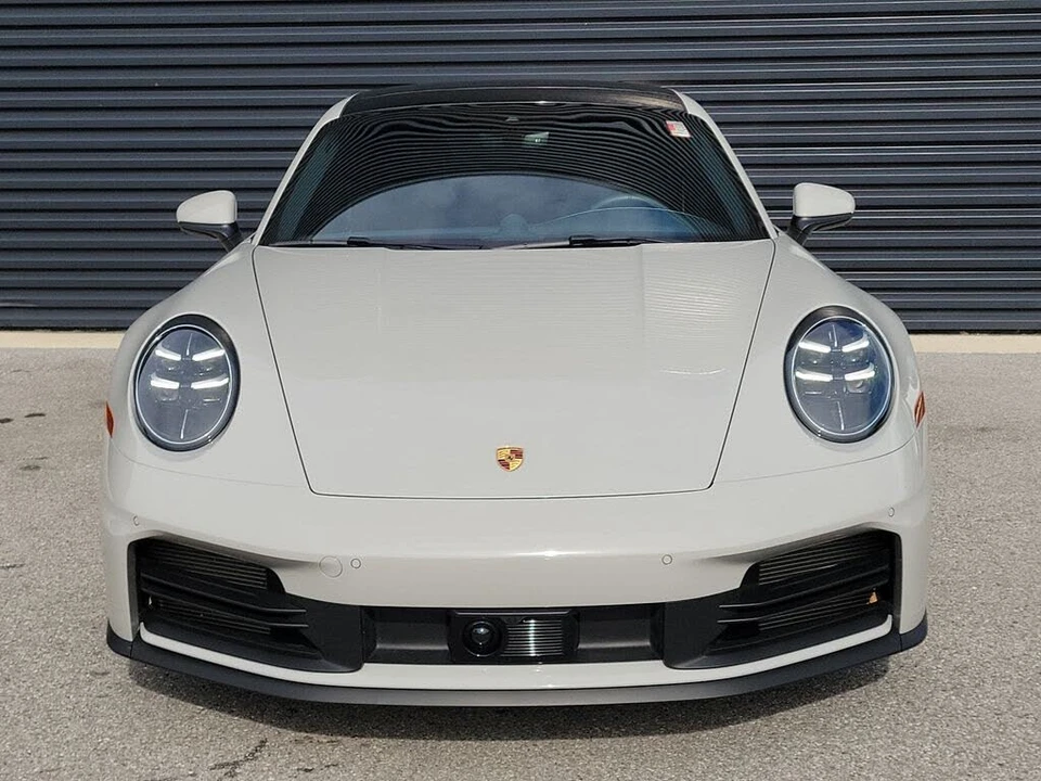 2025 Porsche 992 Carrera - Image 10 of 31