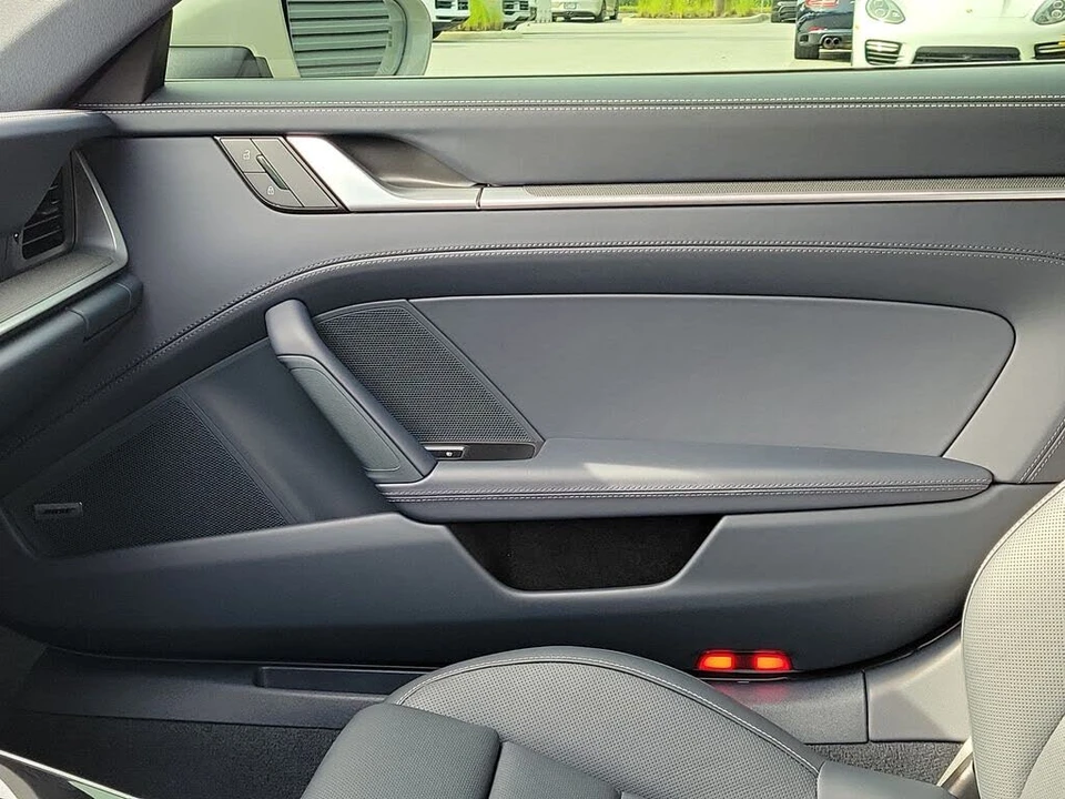 2025 Porsche 992 Carrera - Image 23 of 31