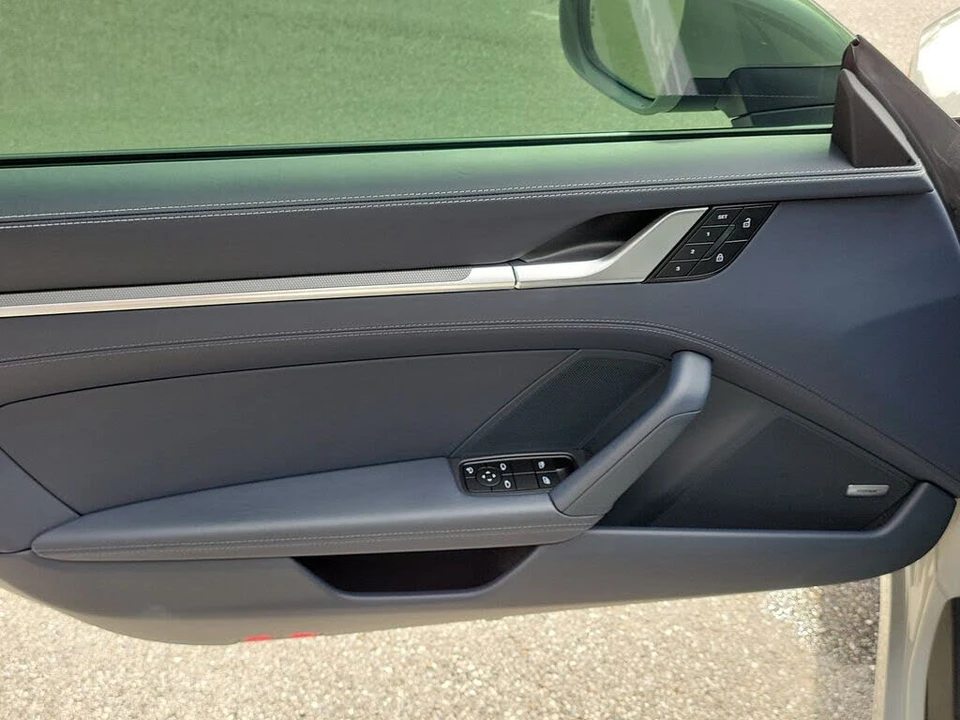 2025 Porsche 992 Carrera - Image 24 of 31