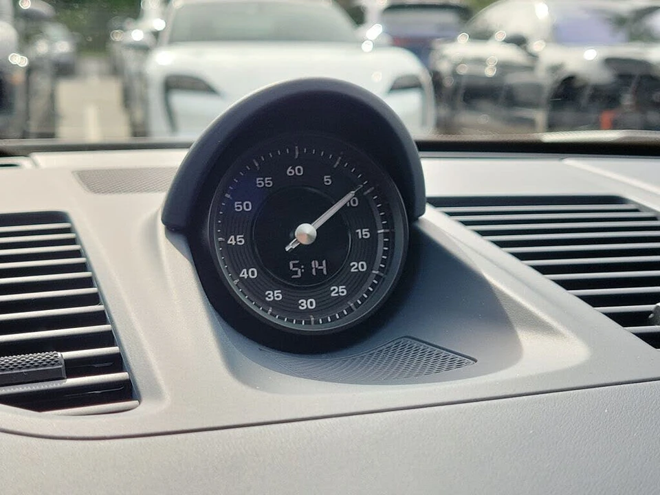 2025 Porsche 992 Carrera - Image 30 of 31
