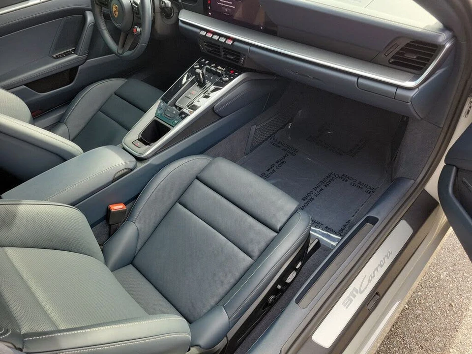 2025 Porsche 992 Carrera - Image 18 of 31