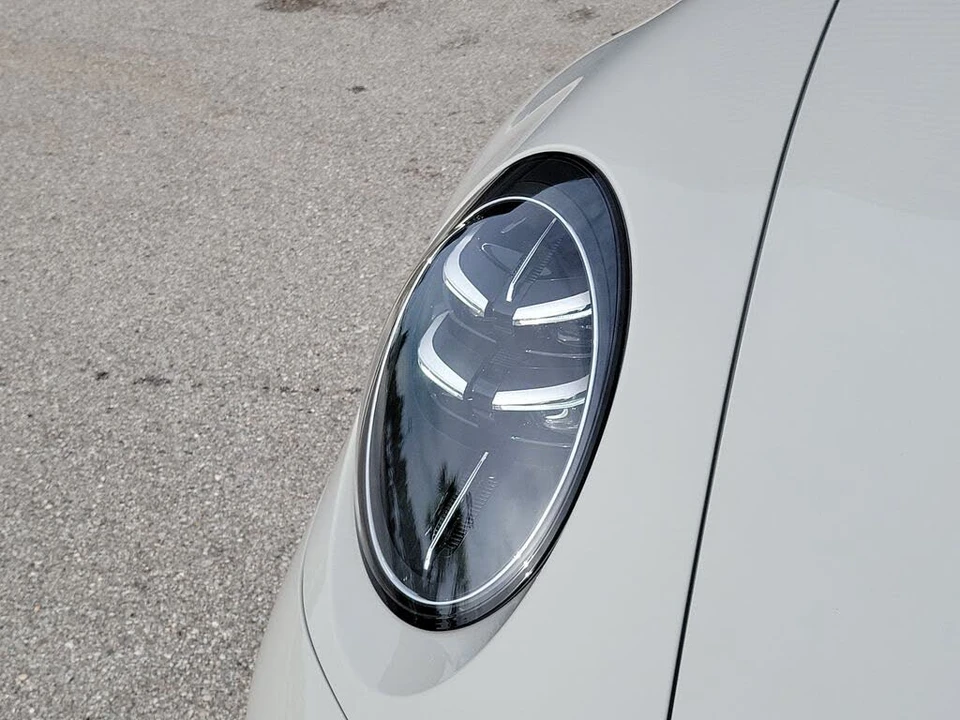 2025 Porsche 992 Carrera - Image 15 of 31