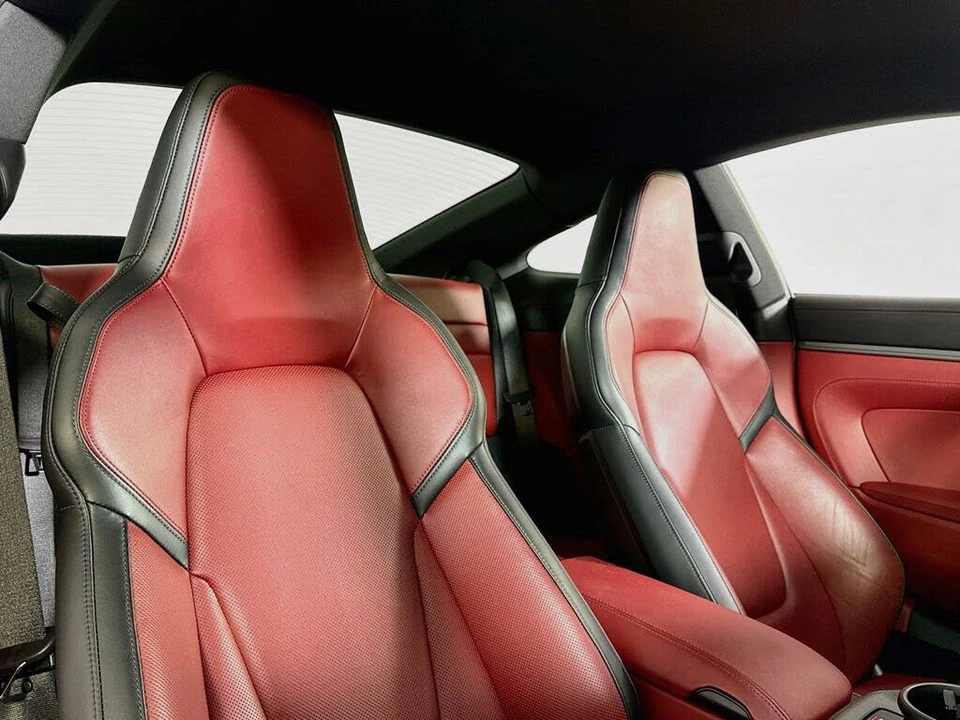 2025 Porsche 992 Carrera - Image 18 of 30
