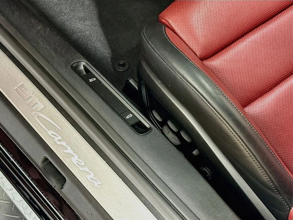 2025 Porsche 992 Carrera - Image 25 of 30