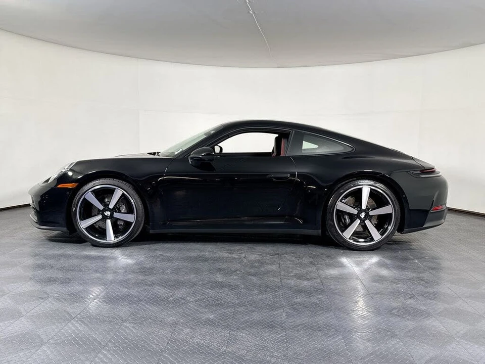 2025 Porsche 992 Carrera - Image 2 of 30