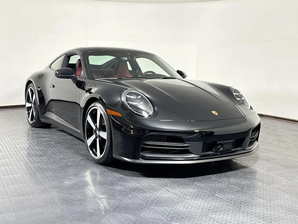 2025 Porsche 992 Carrera - Image 9 of 30