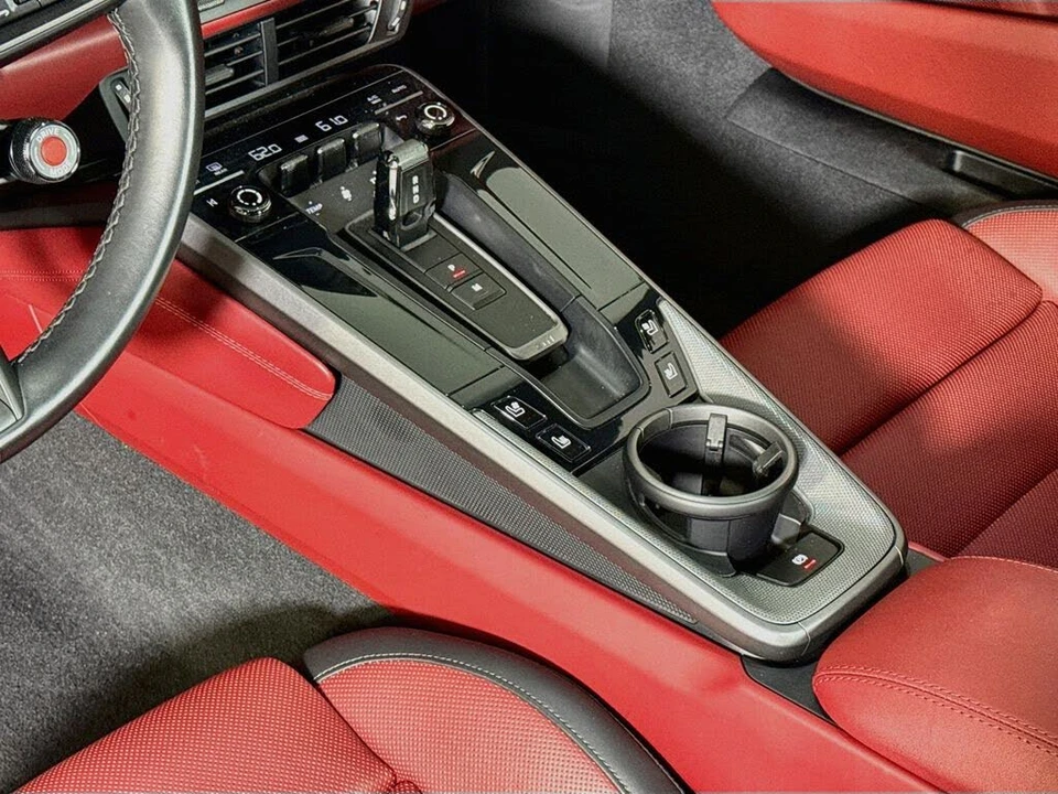 2025 Porsche 992 Carrera - Image 16 of 30