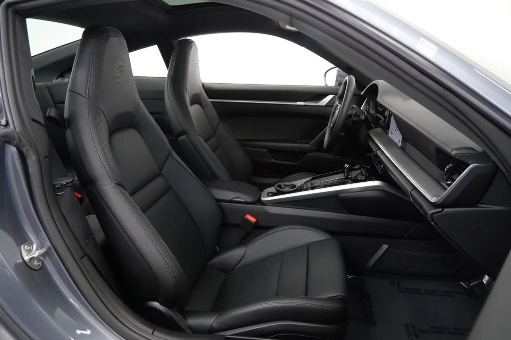 2025 Porsche 992 Carrera - Image 24 of 31