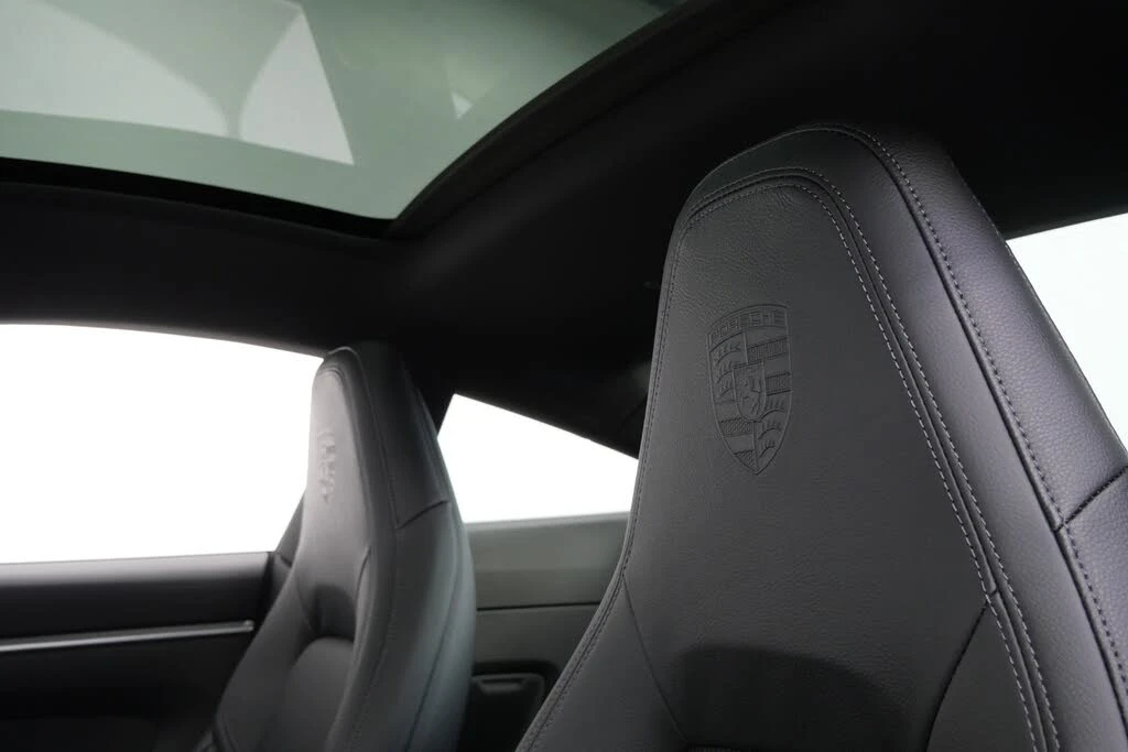2025 Porsche 992 Carrera - Image 23 of 31