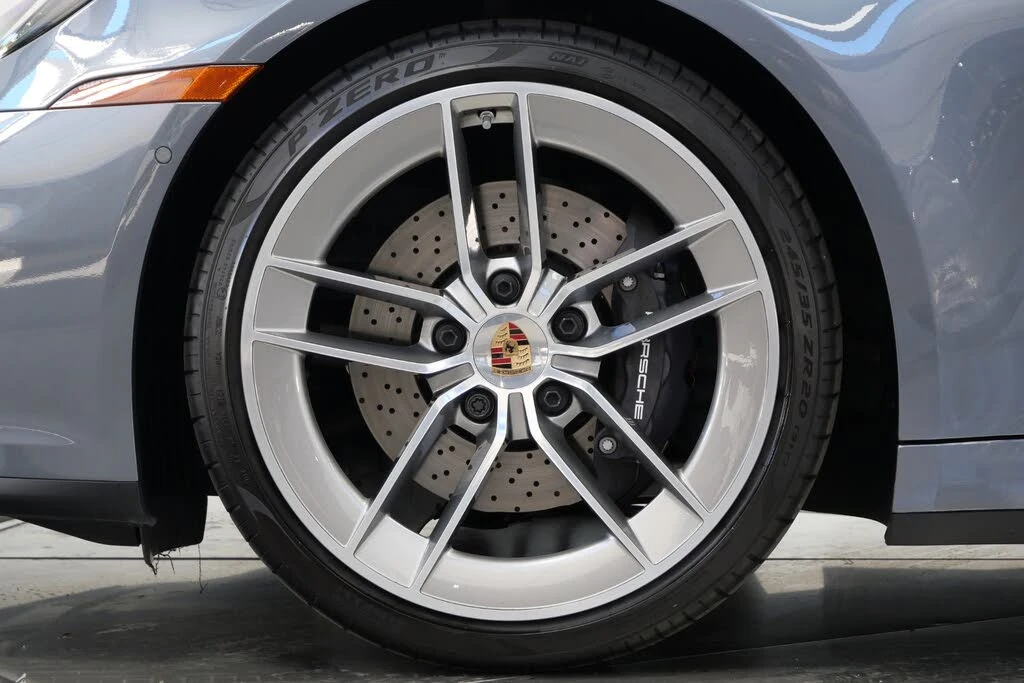 2025 Porsche 992 Carrera - Image 10 of 31