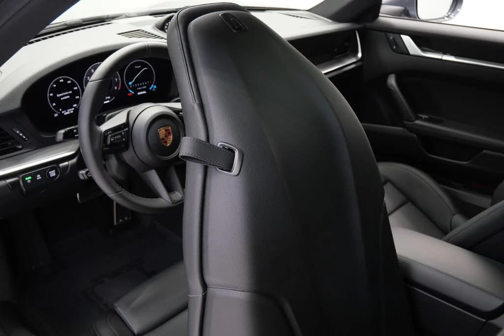 2025 Porsche 992 Carrera - Image 22 of 31