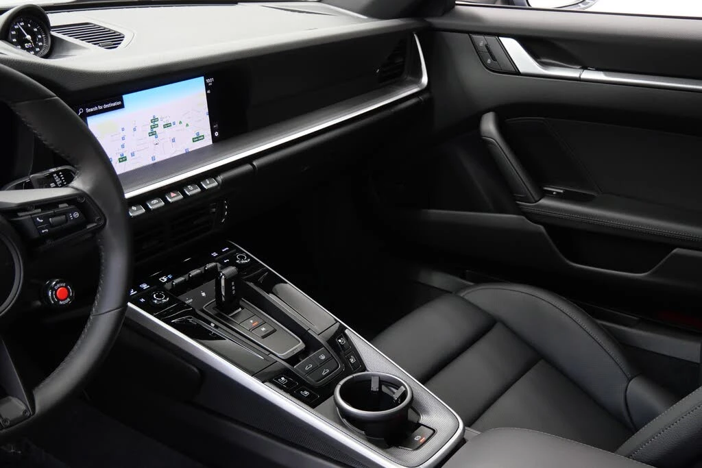2025 Porsche 992 Carrera - Image 28 of 31