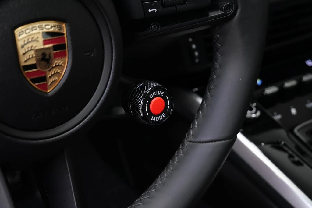2025 Porsche 992 Carrera - Image 26 of 31