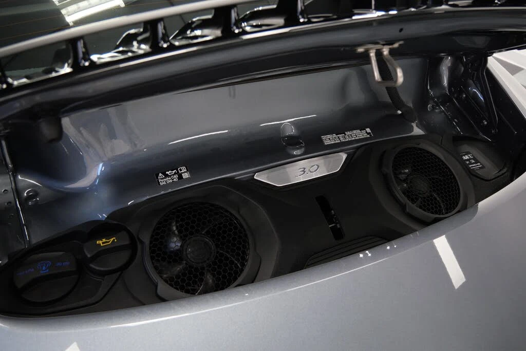 2025 Porsche 992 Carrera - Image 12 of 31
