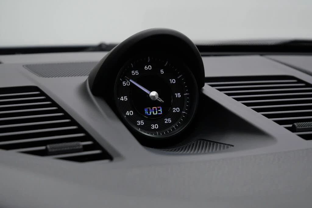 2025 Porsche 992 Carrera - Image 27 of 31