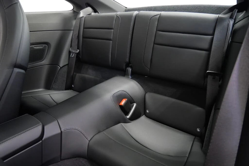 2025 Porsche 992 Carrera - Image 15 of 31