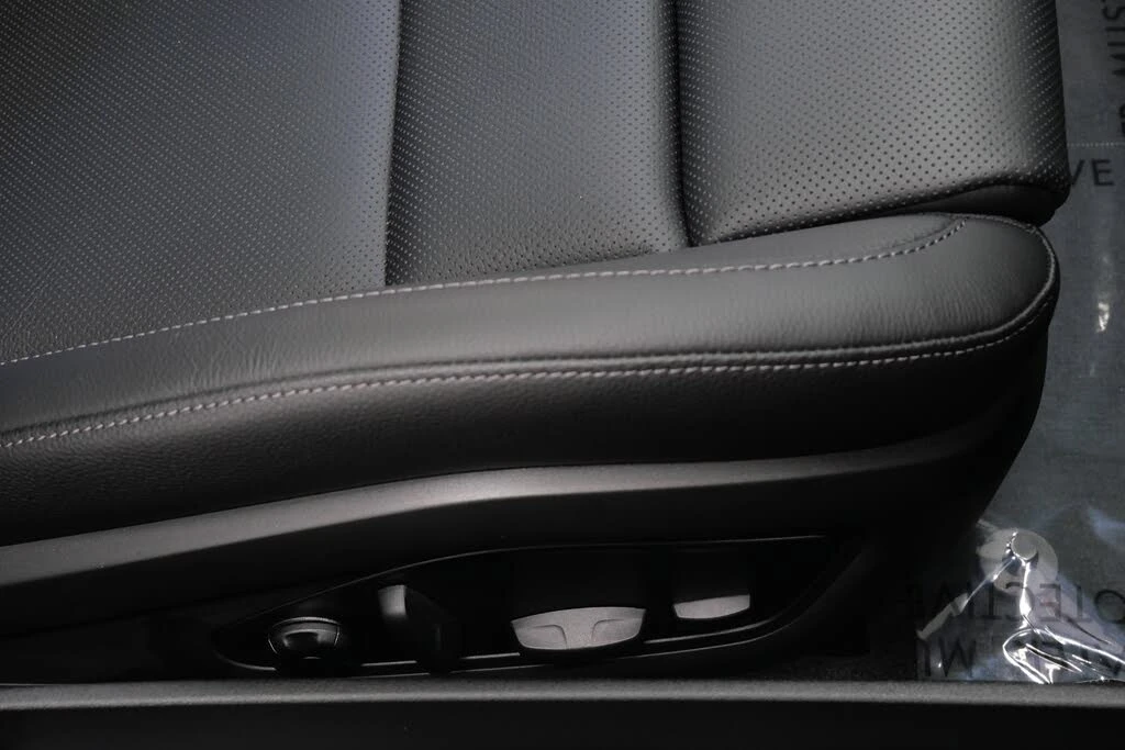 2025 Porsche 992 Carrera - Image 25 of 31