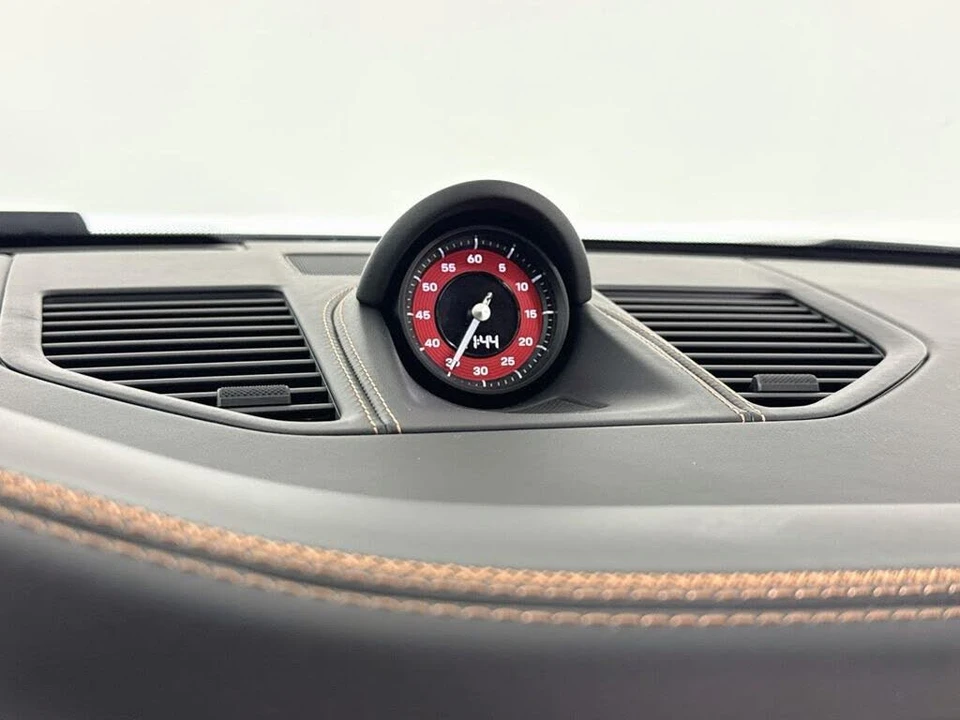 2025 Porsche 992 Carrera - Image 22 of 31
