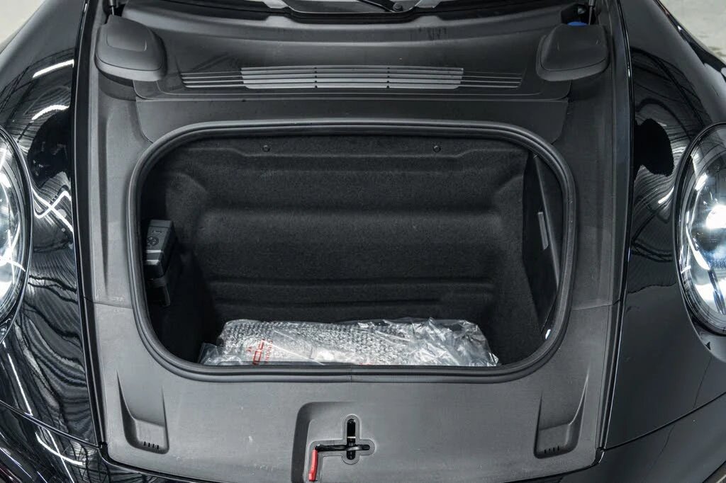 2025 Porsche 992 Carrera - Image 17 of 31