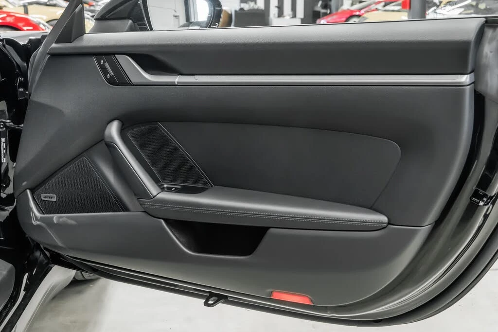 2025 Porsche 992 Carrera - Image 30 of 31
