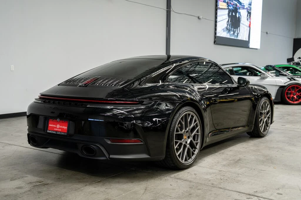 2025 Porsche 992 Carrera - Image 8 of 31
