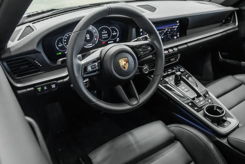 2025 Porsche 992 Carrera - Image 12 of 31