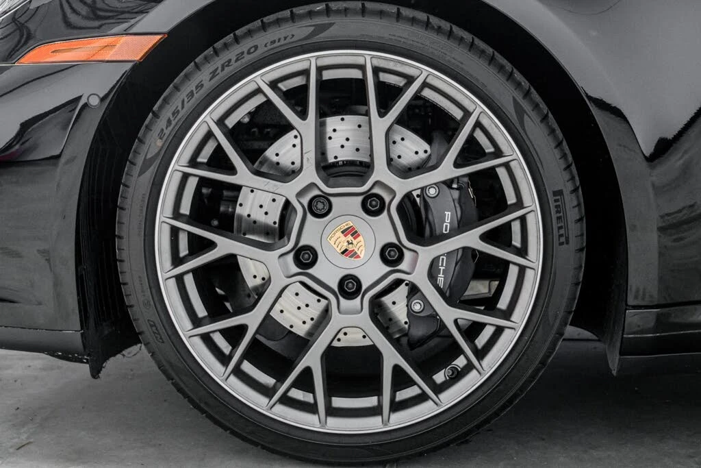 2025 Porsche 992 Carrera - Image 9 of 31