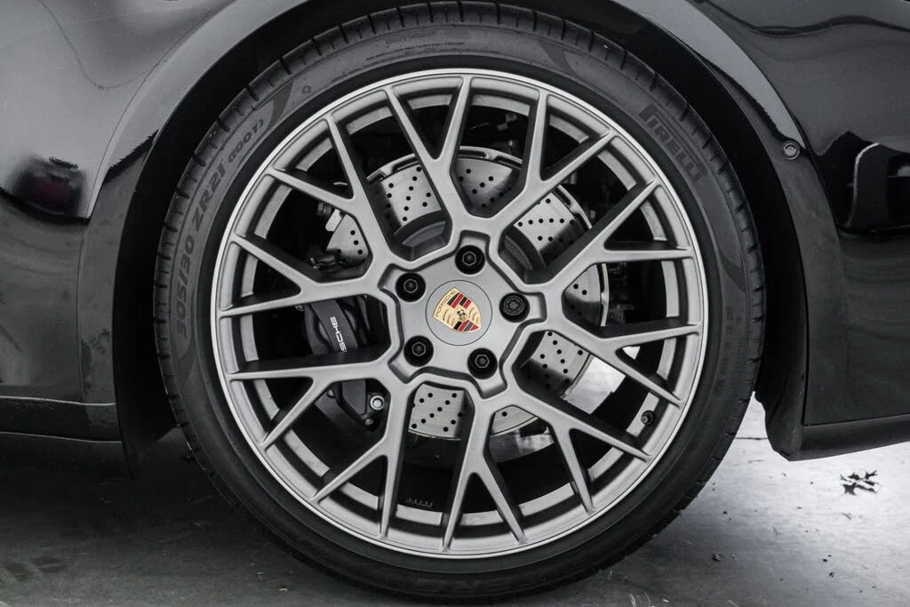 2025 Porsche 992 Carrera - Image 10 of 31