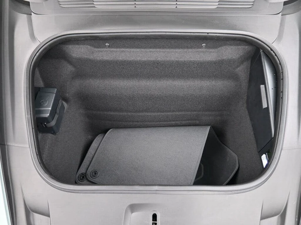 2025 Porsche 992 Carrera - Image 28 of 31