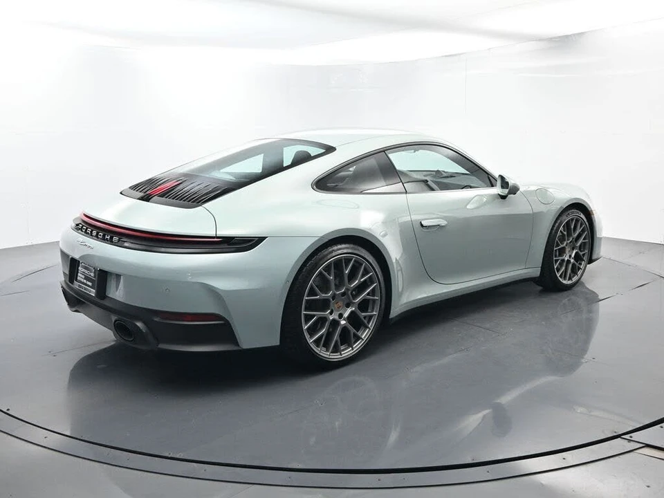 2025 Porsche 992 Carrera - Image 15 of 31