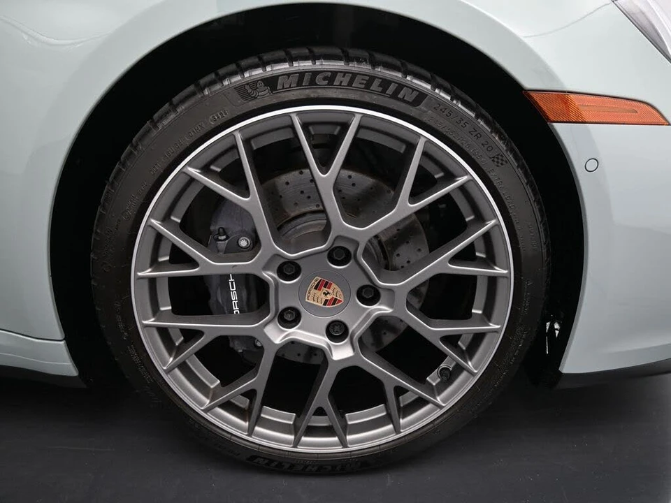 2025 Porsche 992 Carrera - Image 10 of 31