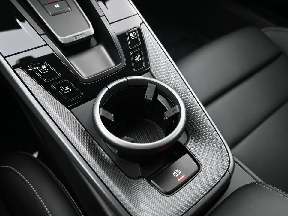 2025 Porsche 992 Carrera - Image 23 of 31